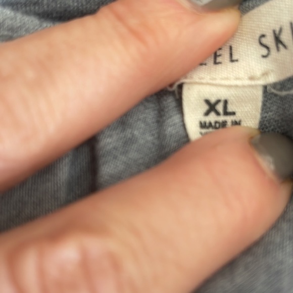 Parallel skies Gray Tie Top - Picture 7 of 10